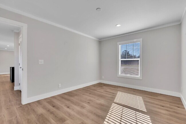 Building Photo - Spacious 2BR, 2BA home on 1.5 acres with Extra Storage - $1675/mo rent***