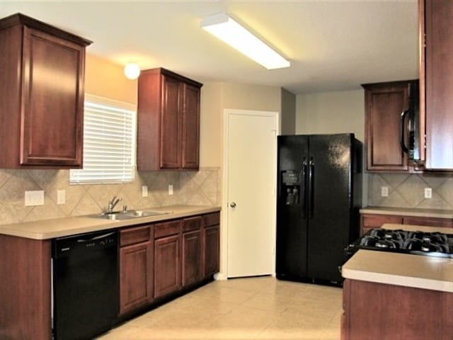 Building Photo - 21655 Falvel Lake Dr