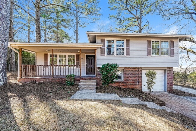 Building Photo - 809 Hagwood Rd