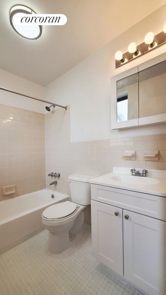 Building Photo - 306 W 51st St