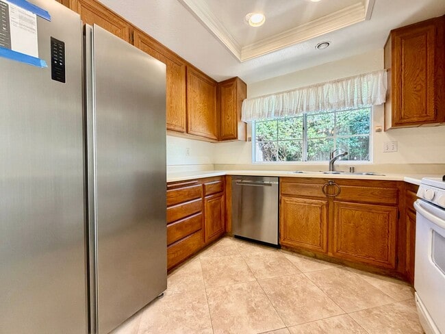 Building Photo - 3 Bedroom spacious home in Irvine (Northwood Glen)