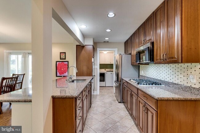 Building Photo - 1816 Midlothian Ct