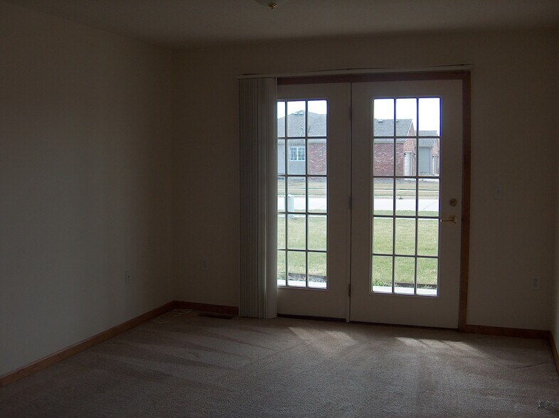 Building Photo - 1106 Heather Dr