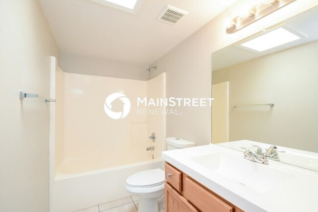 Building Photo - 3 Bedroom Pet-Friendly Home in Tucson, AZ with Main Street Renewal
