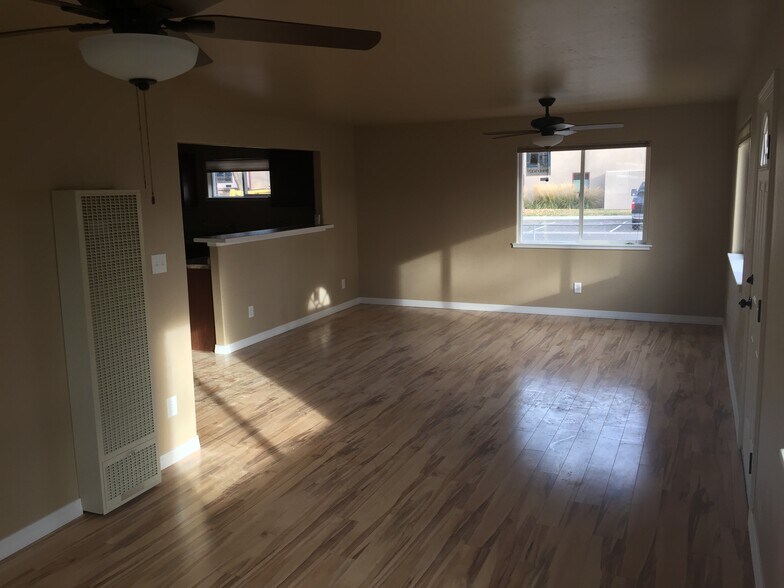 Building Photo - 203 S Mesa St