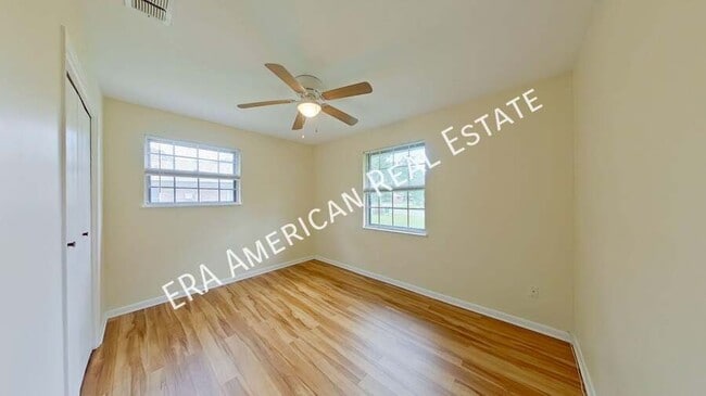 Building Photo - 1111 Coral Dr