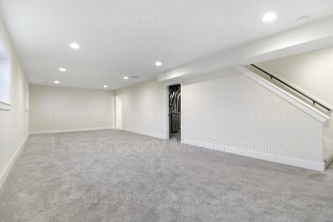 Building Photo - 6523 Ashley Springs Ct
