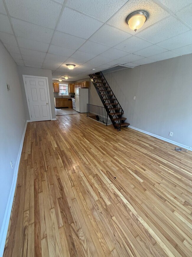 Building Photo - Move-In Ready 3BR/1BA South Philly Rowhome with In-Unit Laundry — 2 or 3BR Housing Choice Voucher...