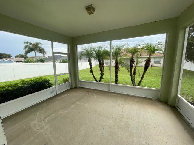 Building Photo - 611 Terranova Dr