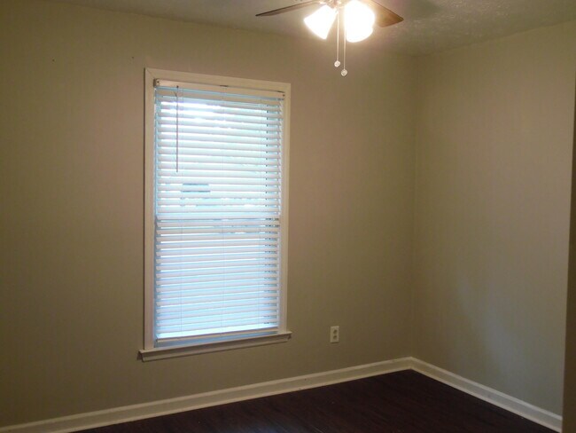 Building Photo - 904 Wyndham Hills Dr