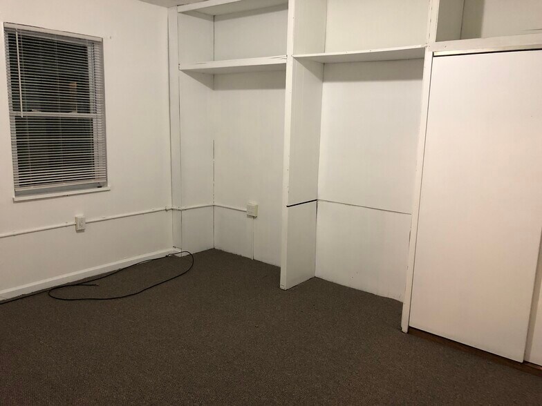 Building Photo - 50 Boundary St