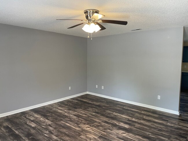 Building Photo - 1136 Longleaf Rd