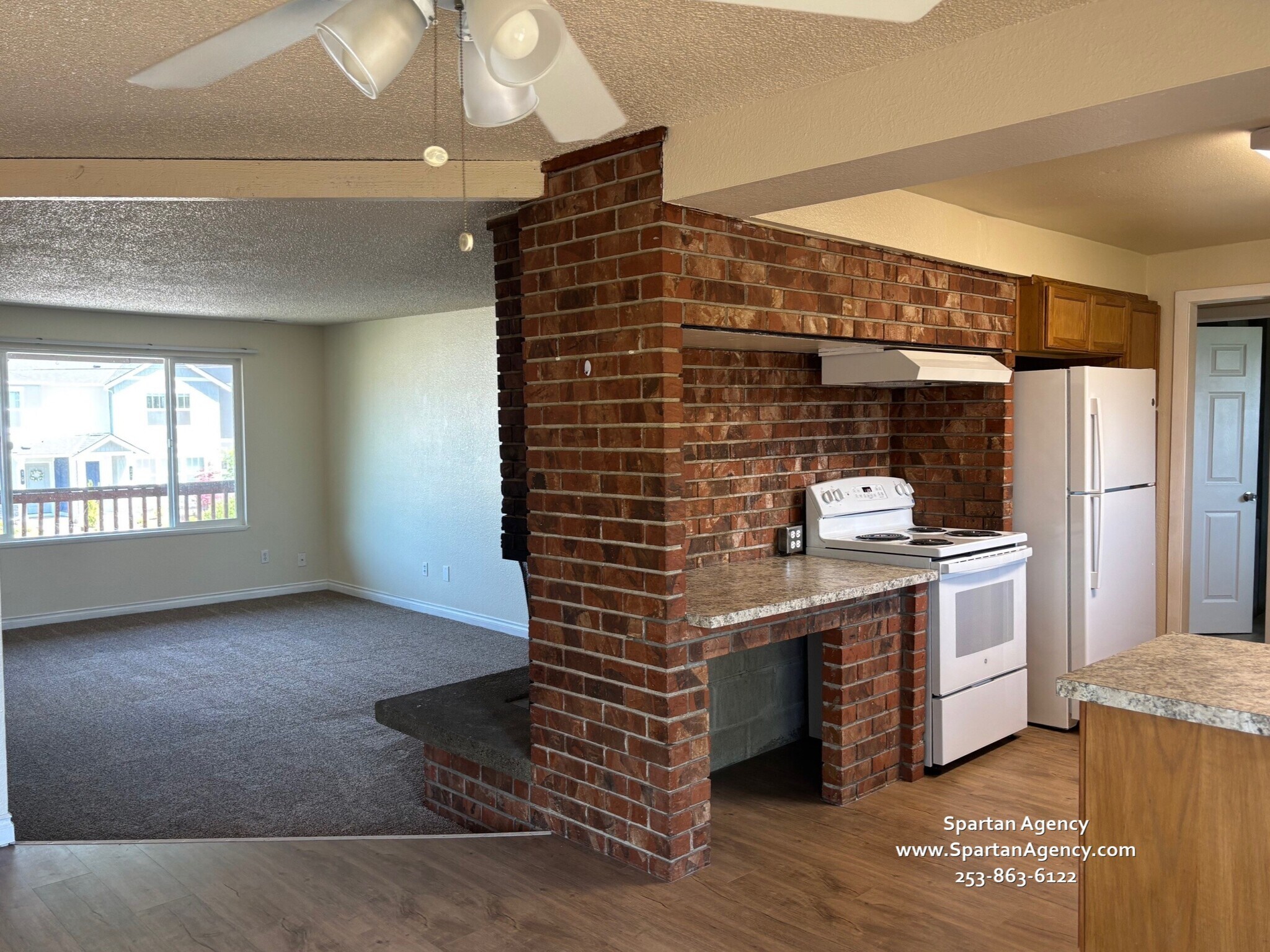 Building Photo - 15818 Elm St E