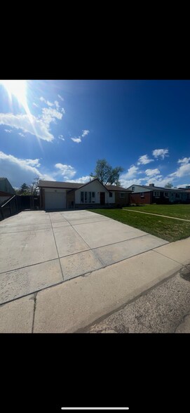 Building Photo - 7963 Wyandot St