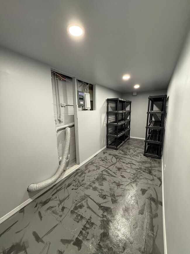 Building Photo - Charming Updated Home with Modern Kitchen ...