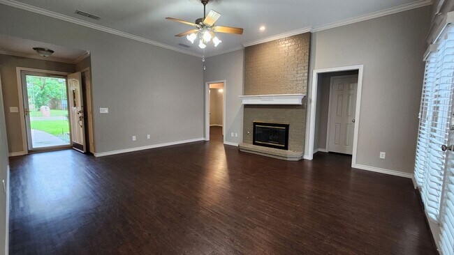 Building Photo - 3817 Yellowstone Pl