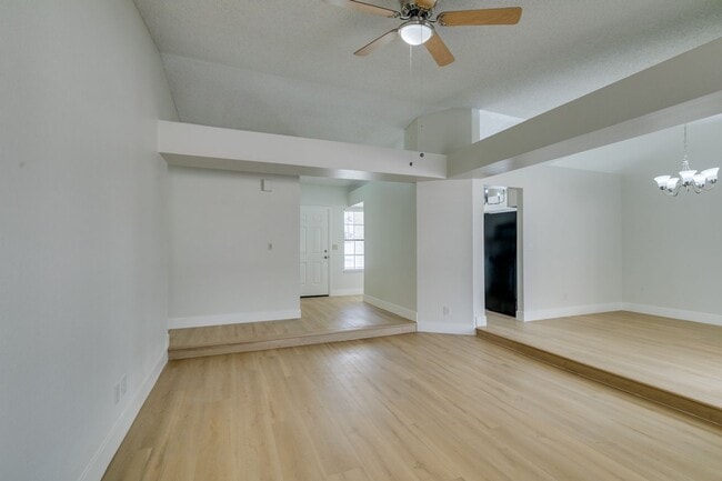 Building Photo - Charming Green Valley Single-Story Home wi...