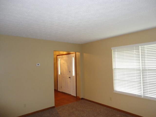 Building Photo - 4747 Circle Dr