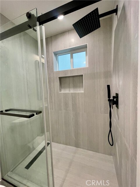 Building Photo - 613 W 41st Pl