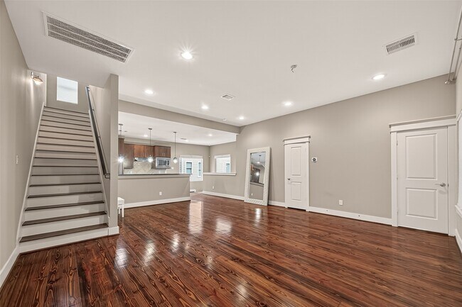 Building Photo - 1510 Crockett St