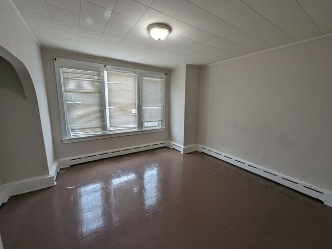 Building Photo - Large Home - Kingsessing
