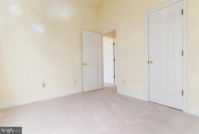 Building Photo - 3722 Farmland Dr