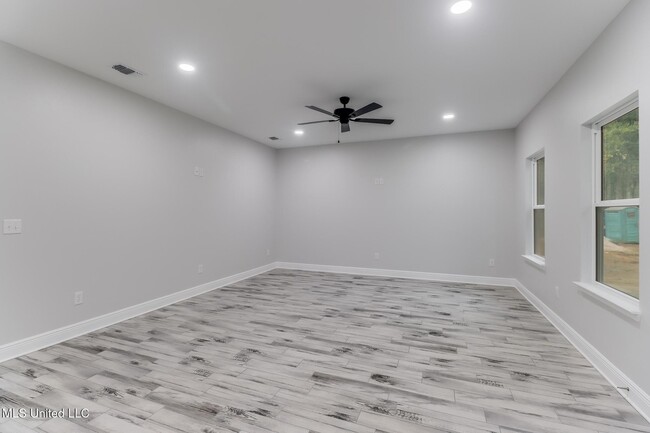 Building Photo - 3121 Seahorse Rd