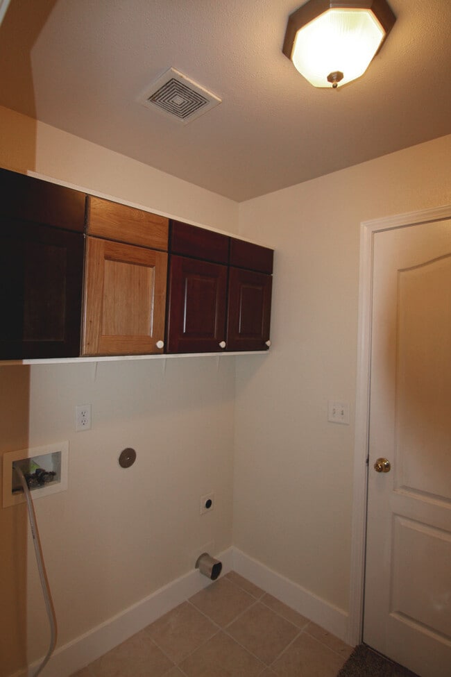 Building Photo - 3BR 2BA Contemporary Living - Meridian