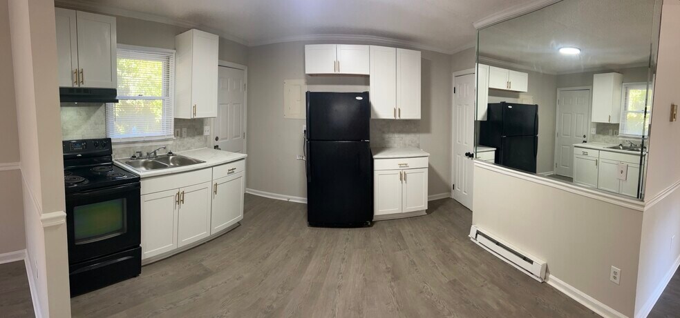 Building Photo - 2204 Delta Pl