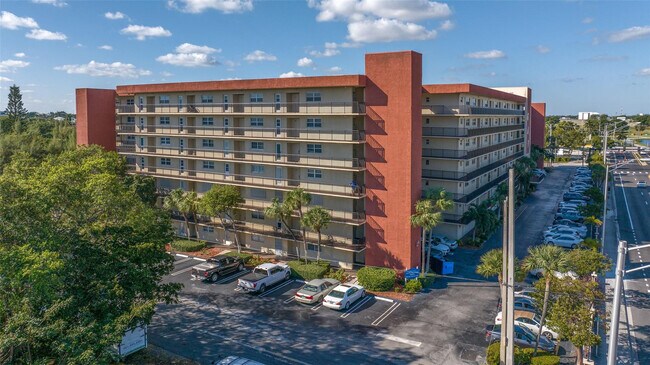 Building Photo - 2350 NE 14th Street Causeway