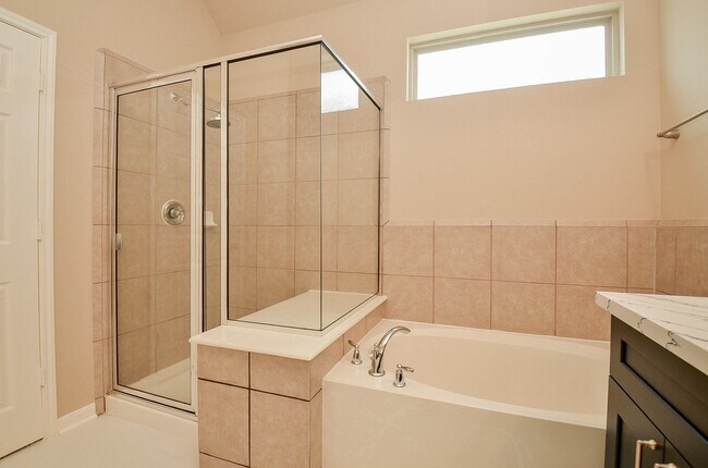 Building Photo - 3307 Home Point Dr