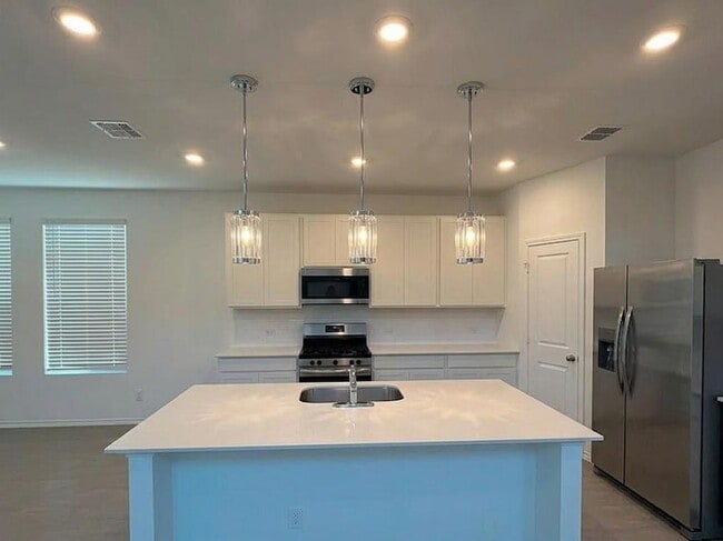 Building Photo - 17704 Sage Thrasher Dr