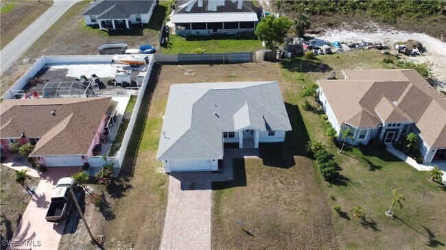 Building Photo - 3303 33rd St SW