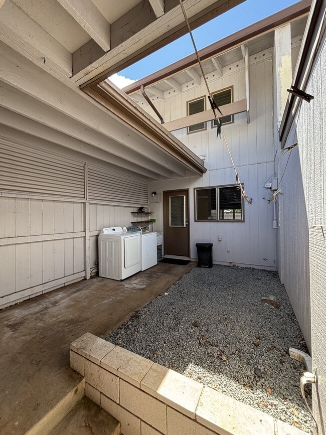 Building Photo - 95-625-625 Nawenewene Cir