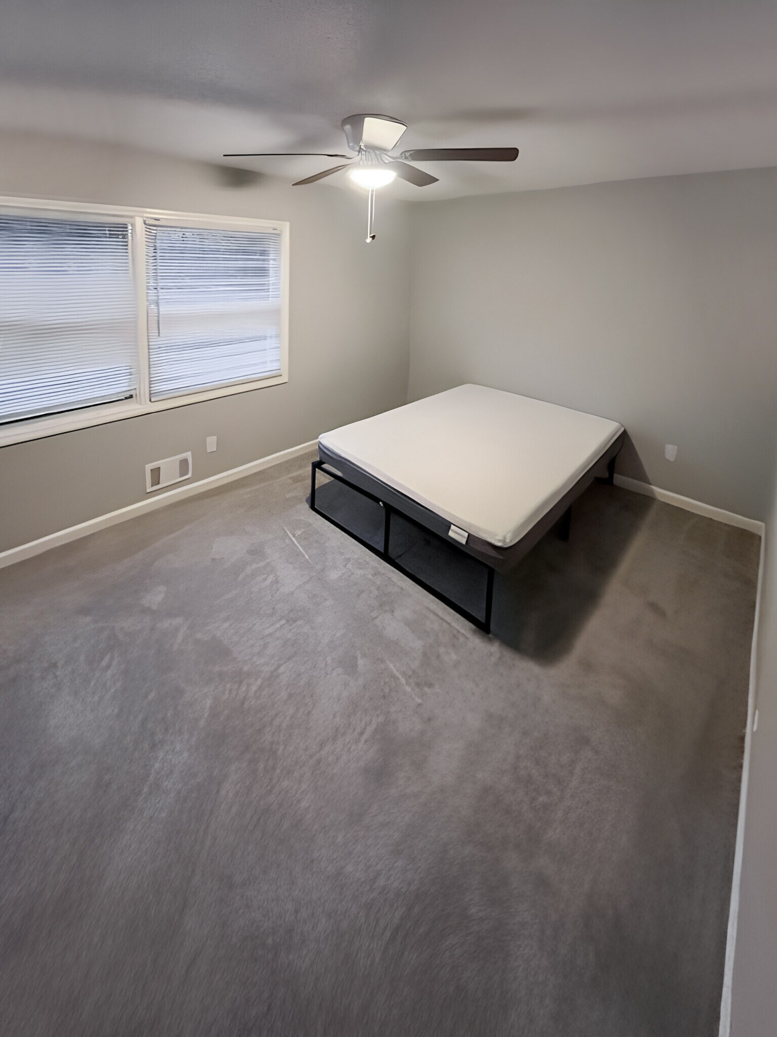 Building Photo - 2660 Burdett Rd