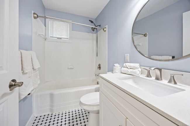 Building Photo - 28 Brookdale Ave