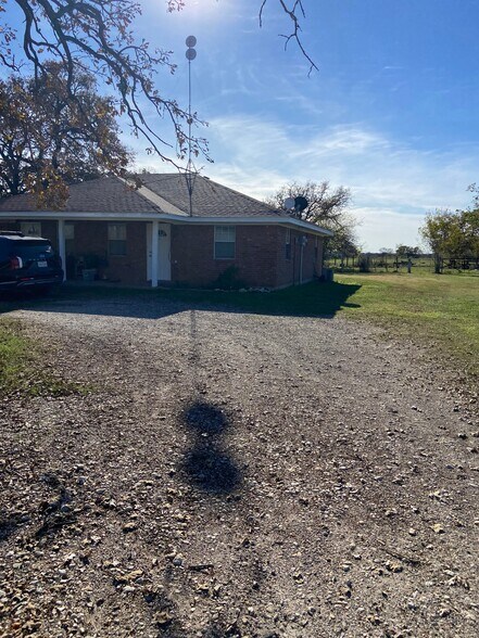 Building Photo - 615 S Pleasant Hill Rd