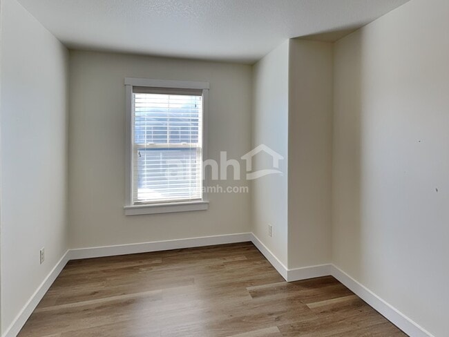 Building Photo - 524 N Horns Corner Dr
