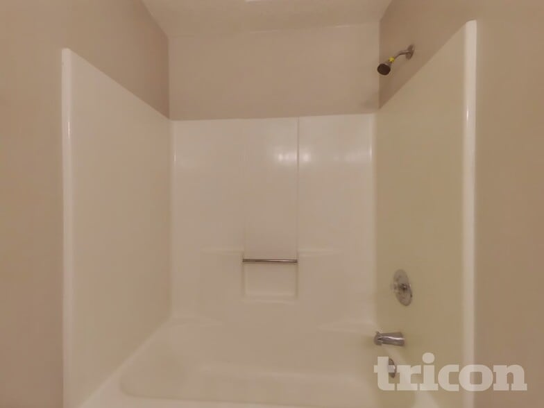 Building Photo - 17 Paces Meadows Dr