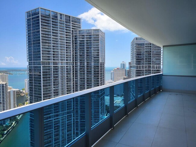 Building Photo - 200 Biscayne Blvd Way