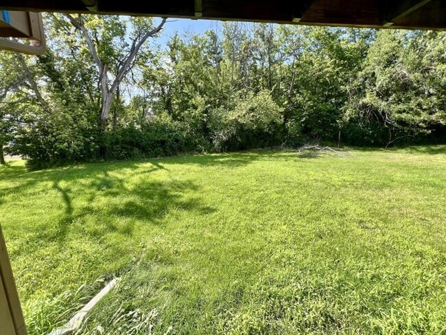 Building Photo - 114 Persimmon Dr