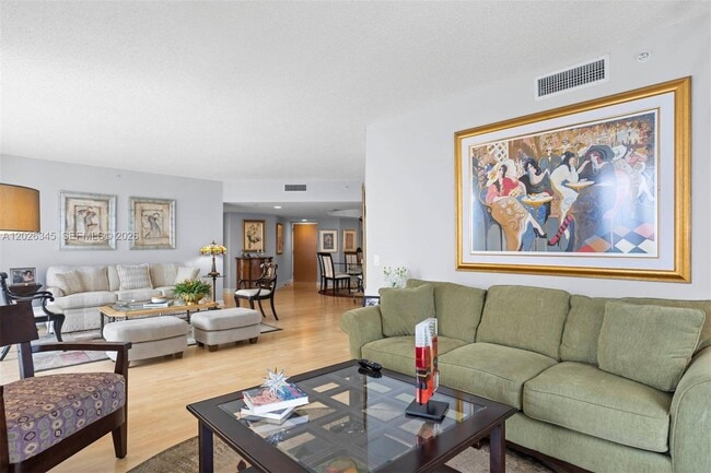 Building Photo - 21205 Yacht Club Dr