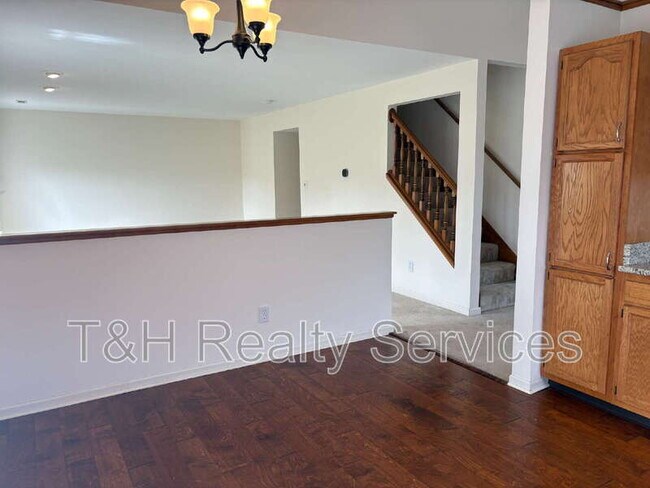 Building Photo - 4209 Manasota Ct