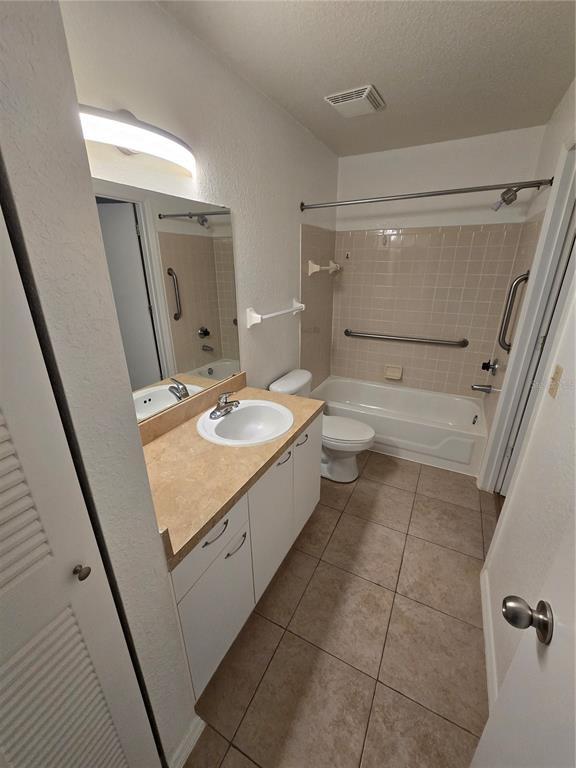 Building Photo - 1604 Columbia Arms Cir