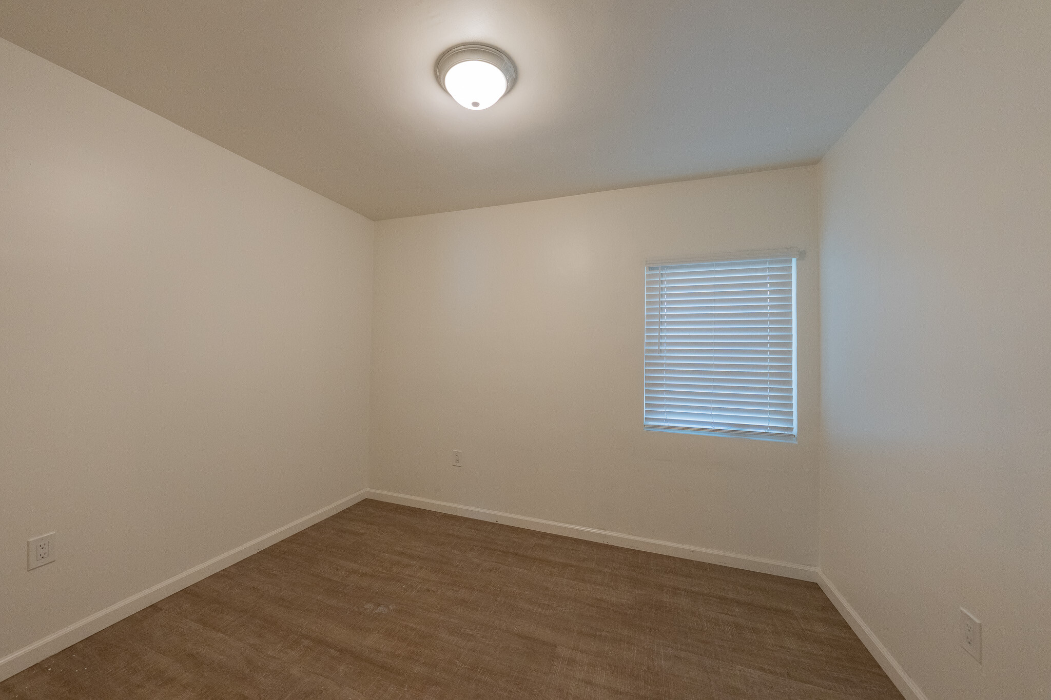 Building Photo - 7503 Camellia Ave