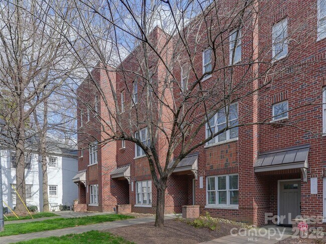 Building Photo - 100 N Laurel Ave