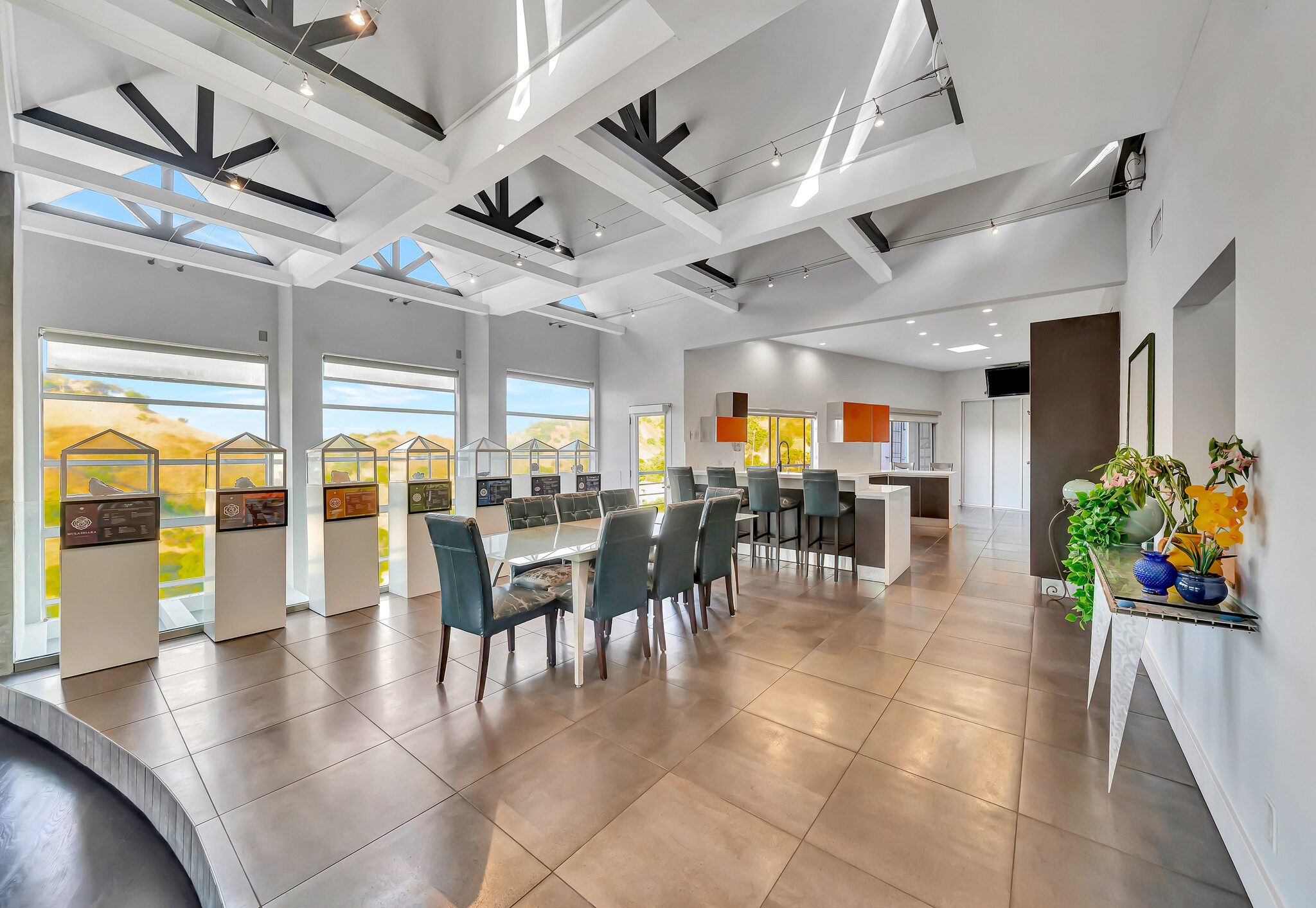 Building Photo - 3630 Avenida del Sol