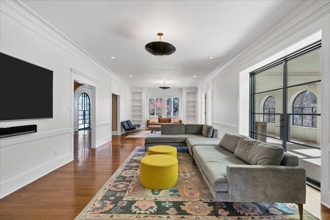 Building Photo - 1508 Marshall Ln