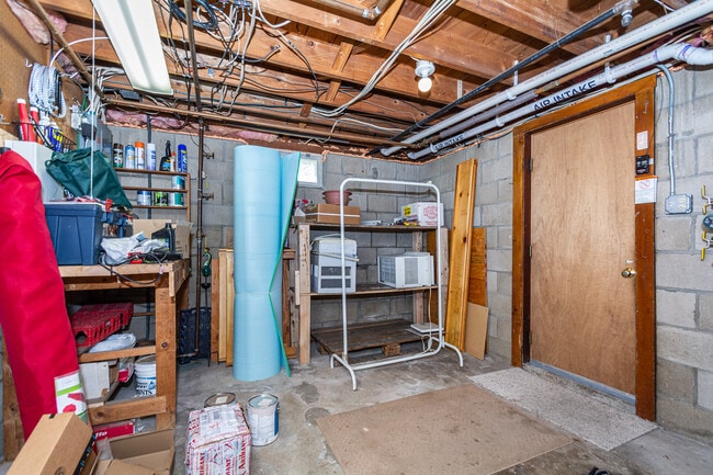 Building Photo - 5 Leon St