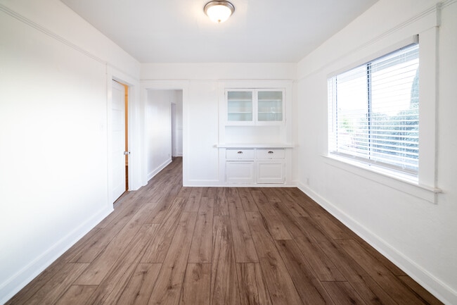 Building Photo - 1620 Kearney St